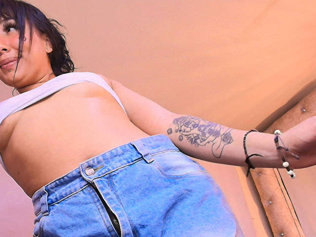SOLEIIL free sexy photo