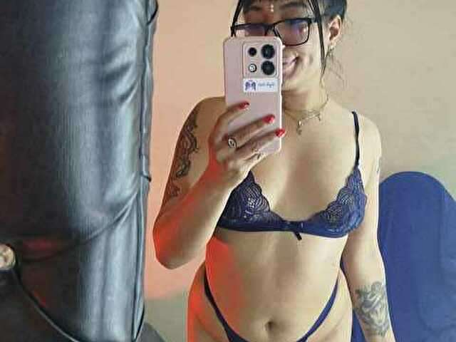 SOLEIIL free sexy photo