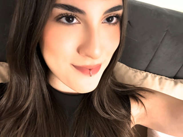 ARYABLOOM free sexy photo