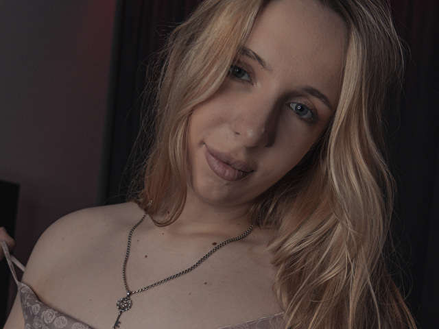 PRINCESSLEAA free sexy photo