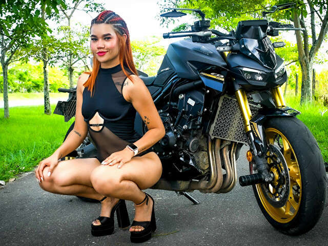 CHARLIEADAMS free sexy photo