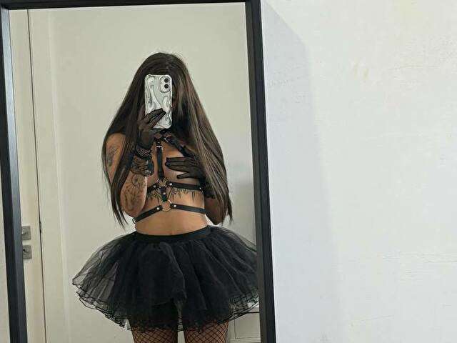 VIVIENNBLOOM free sexy photo