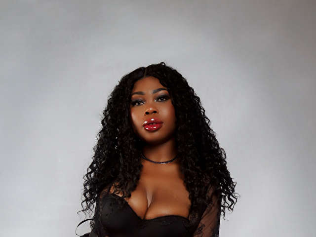 LIZZYJESSE free sexy photo