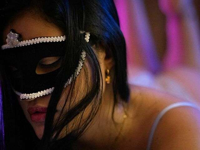 KIARAMASK free sexy photo