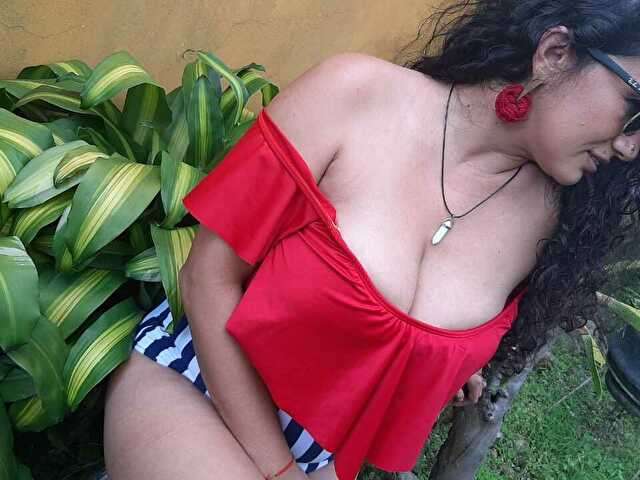LUCYYNAUGTHY free sexy photo