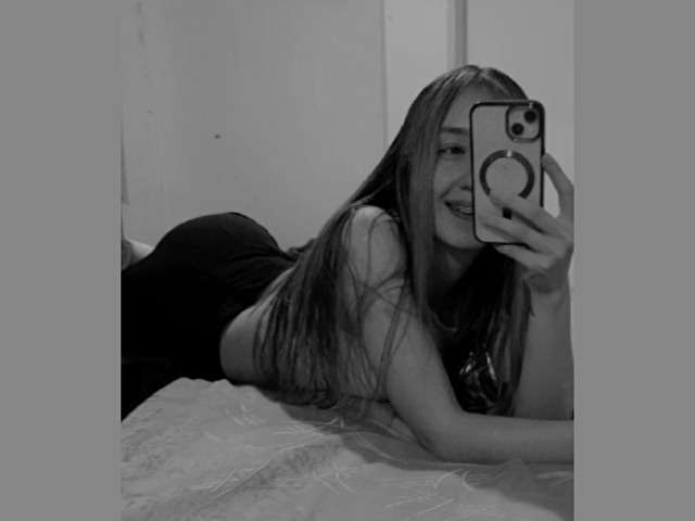 MOLLYDOLLSLA free sexy photo