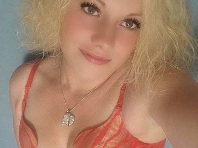 GEILBLONDJE free sexy photo