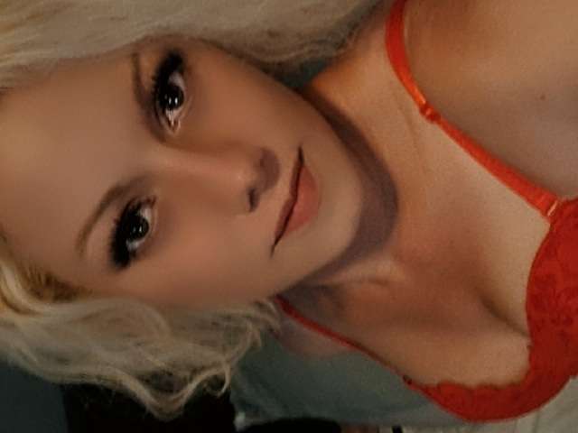 GEILBLONDJE free sexy photo