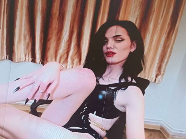 VANESSA4DOM free sexy photo