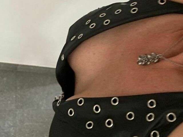 HOTMILF49 free sexy photo