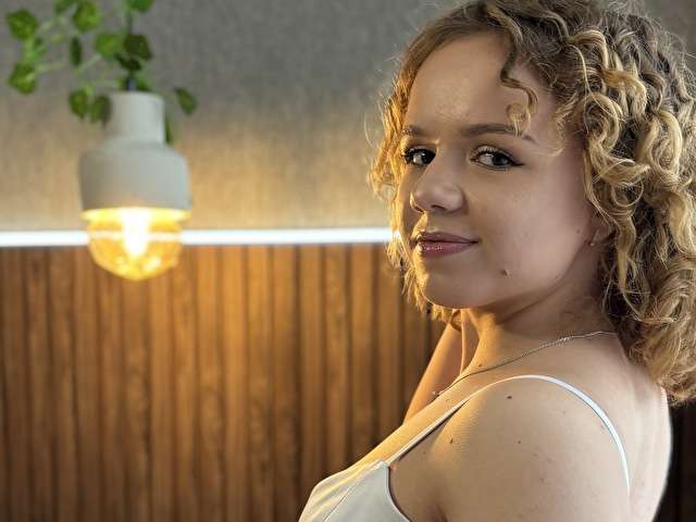 MYMONIQUE free sexy photo