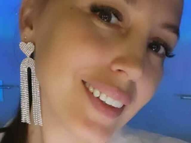 ANNIEXKISS free sexy photo