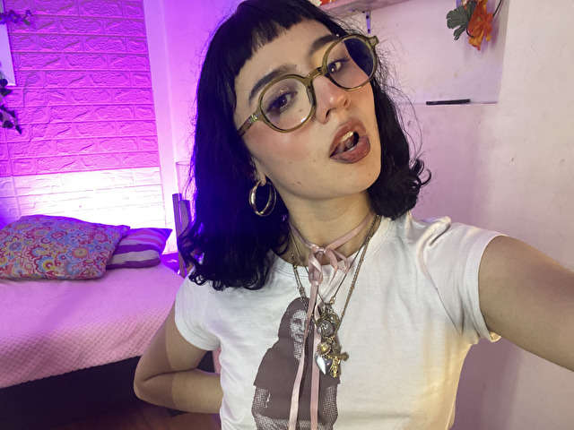 ISABUBBLES free sexy photo