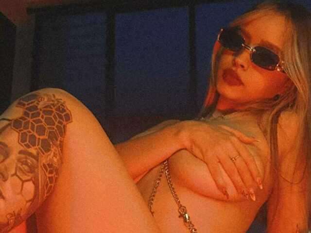 ROSELLSTTORM free sexy photo