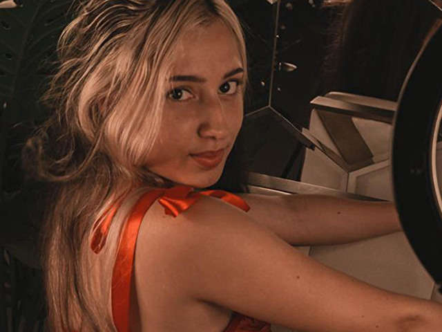 LANNARENNER free sexy photo