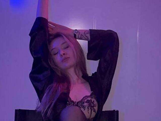 SUZIEQ69 free sexy photo