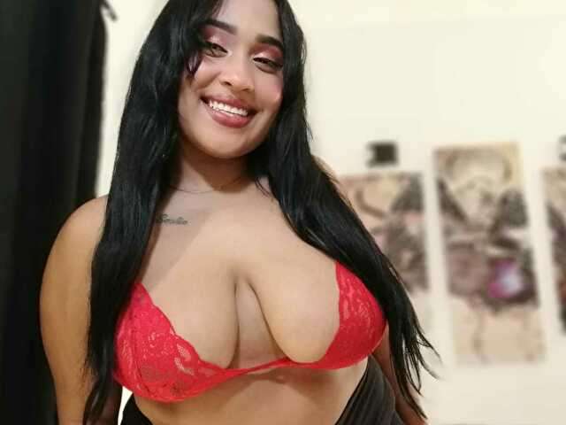 QUEENOFSQUIR free sexy photo