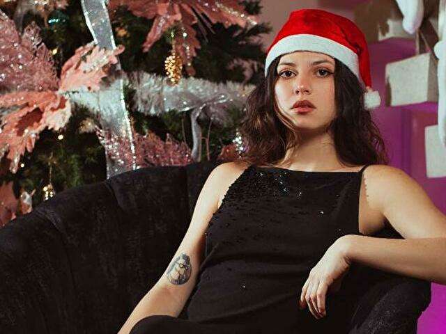 LOLAMUSTAINE free sexy photo