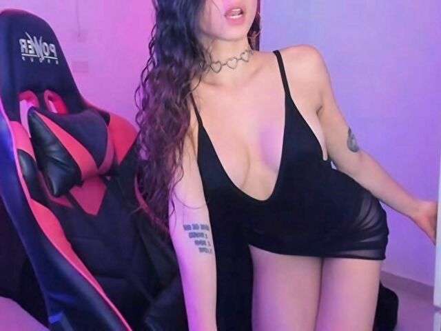 LOLAMUSTAINE free sexy photo