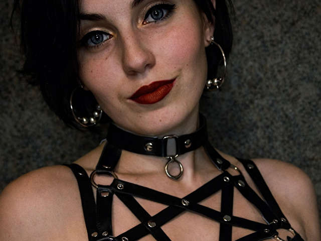 KAMILI free sexy photo