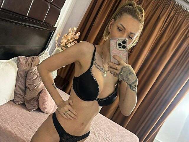 AMYELISS free sexy photo