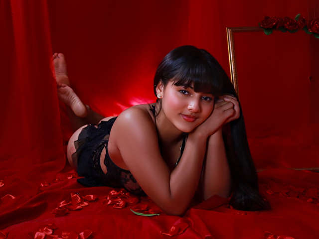 EVELYNE free sexy photo