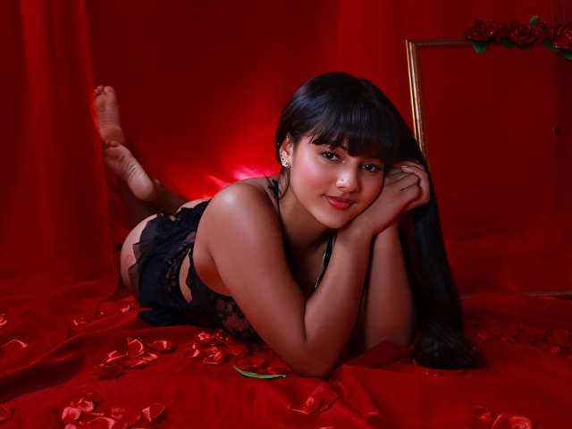 EVELYNE free sexy photo