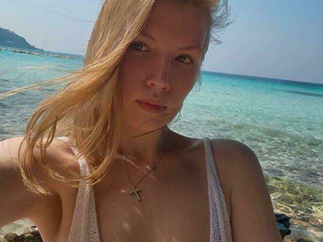 1SLAVICDOLL free sexy photo