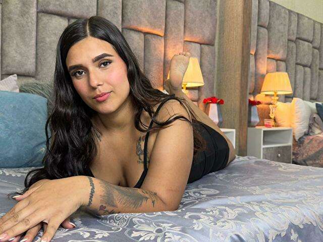 ISAMILLLAN free sexy photo