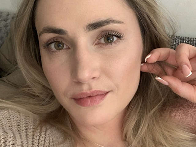 SCARLETTREAL free sexy photo