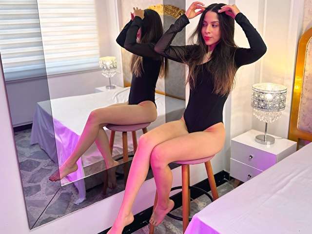 ARIANALEE free sexy photo