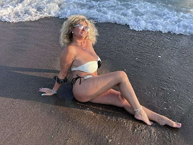 MARTINIKA free sexy photo