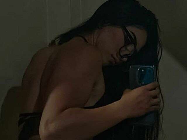 VYOLETT free sexy photo