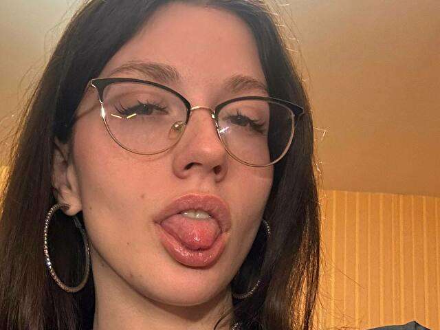 ANYALEYSLY free sexy photo