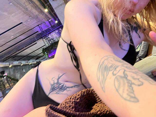 TRAMAA free sexy photo