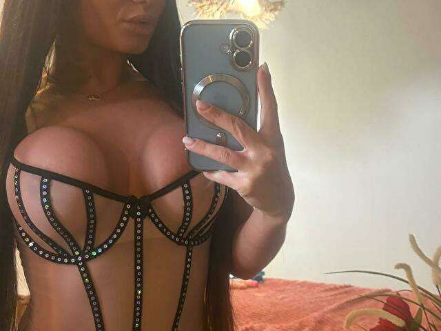 BRUNETTEB free sexy photo