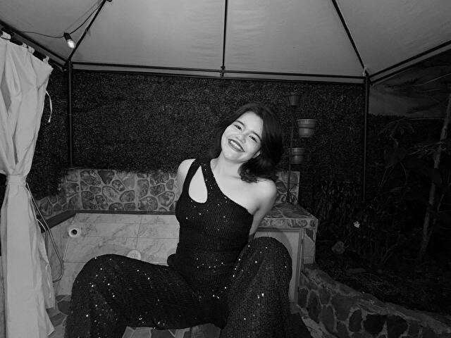 ALEXAMISS19 free sexy photo