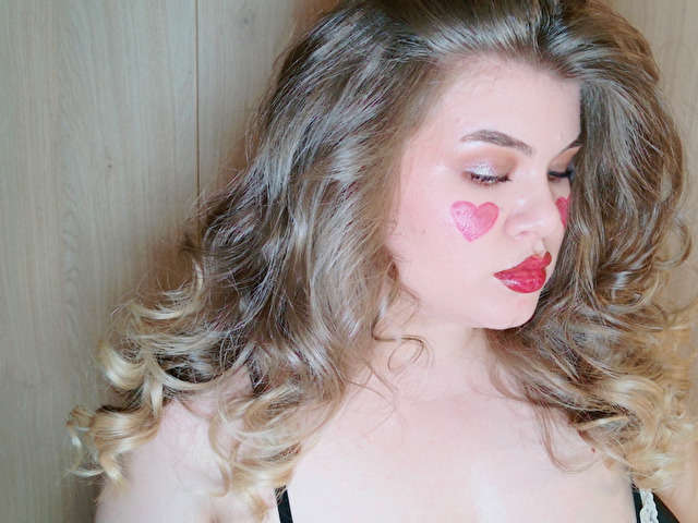 HONEYLIPS free sexy photo