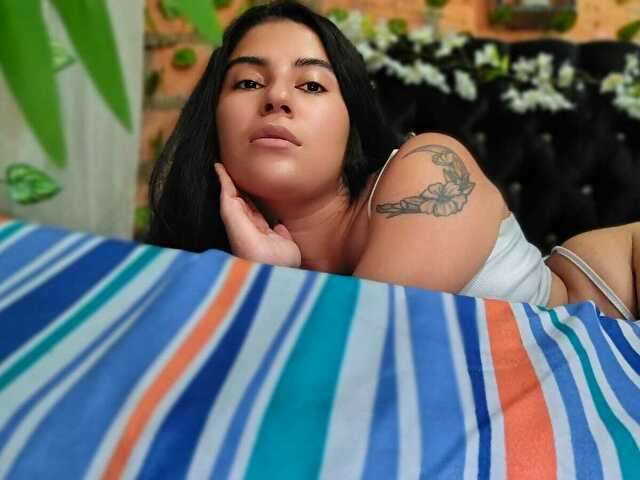 KENIAWALKER1 free sexy photo