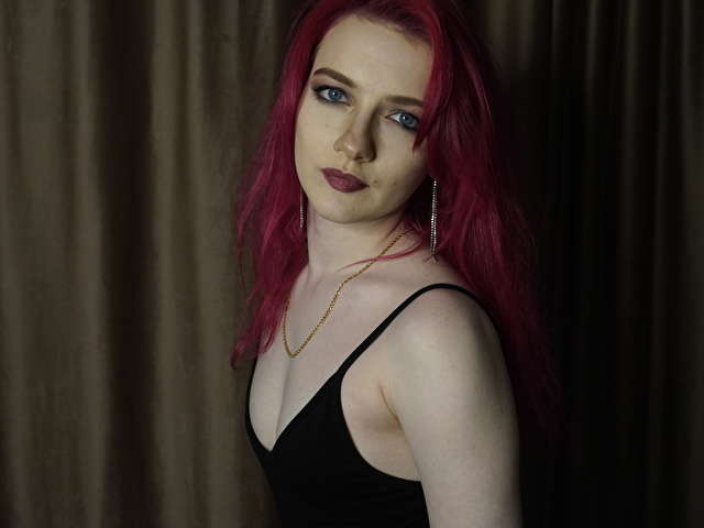 MERCYN free sexy photo