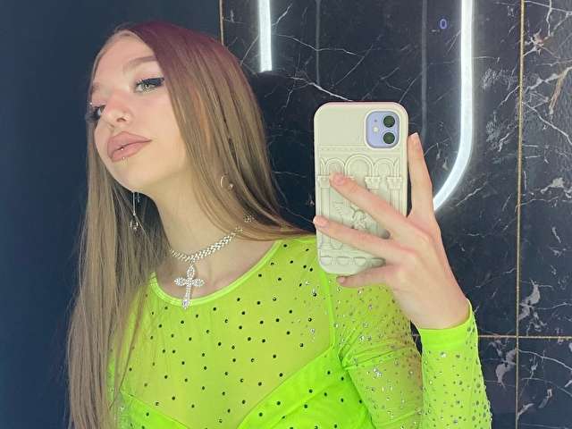 PIKSI free sexy photo