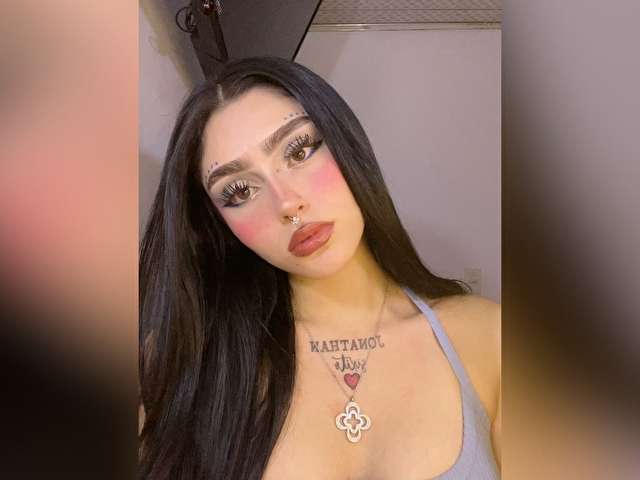 ANYAA free sexy photo