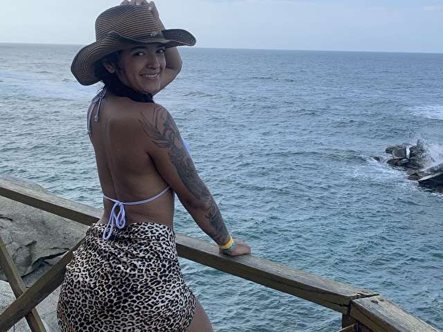 ROXYTHUNDER free sexy photo