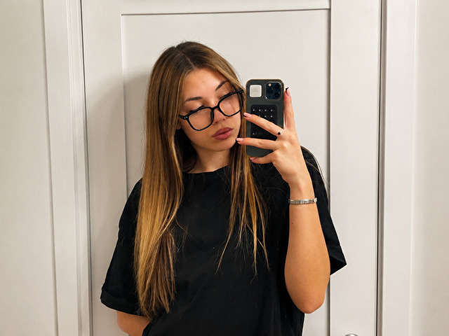 LEILAVANILLA1 free sexy photo
