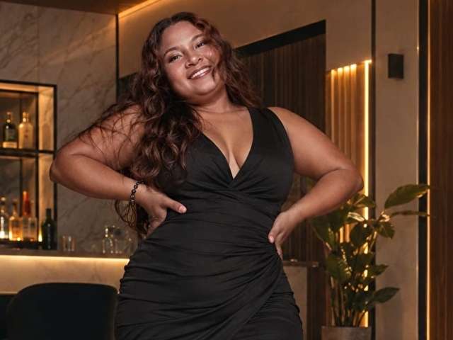 AMAYARIVERA free sexy photo