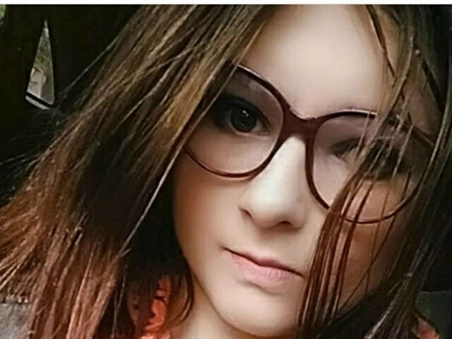 RILEYSPLIT free sexy photo